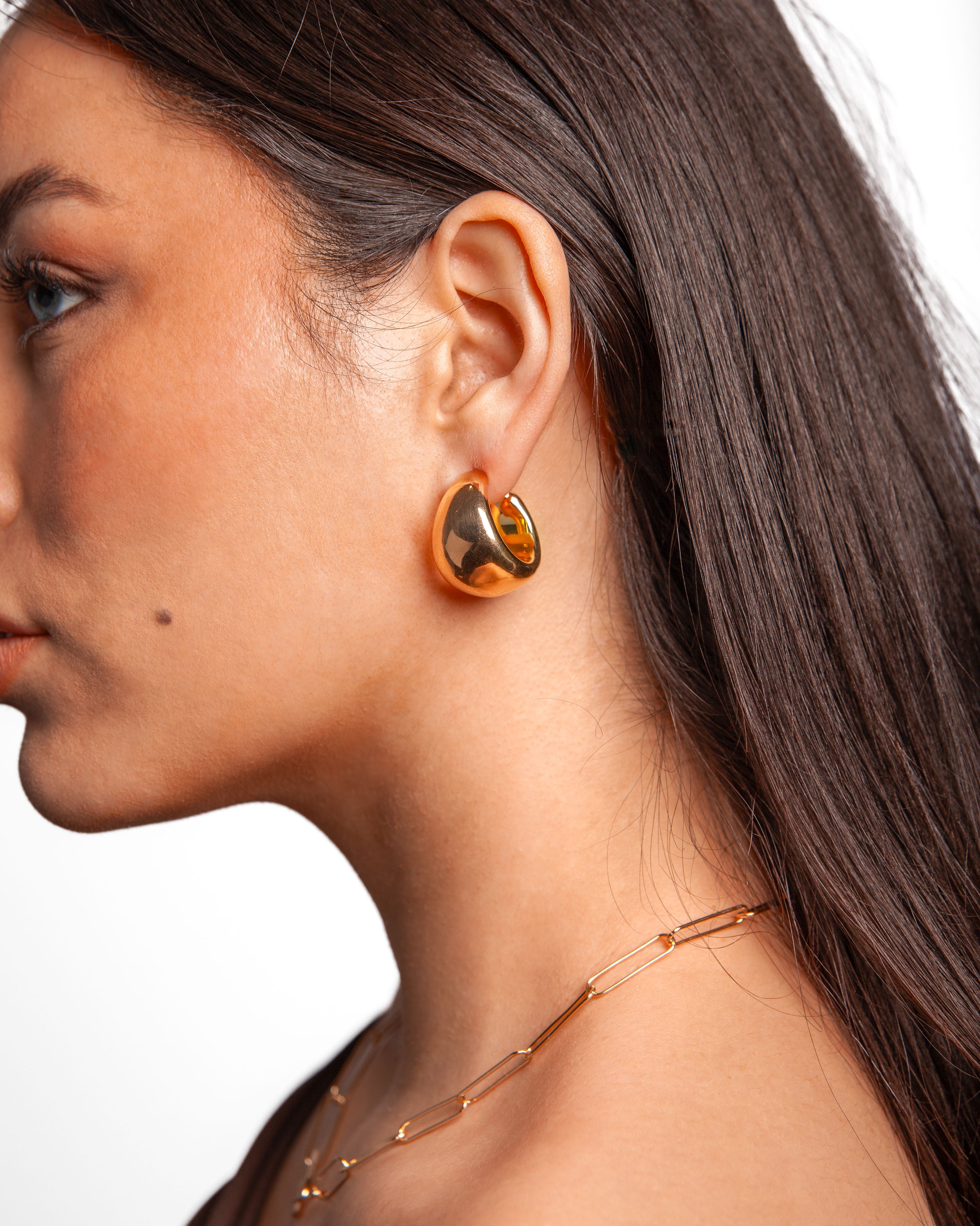 Lilly Hoops